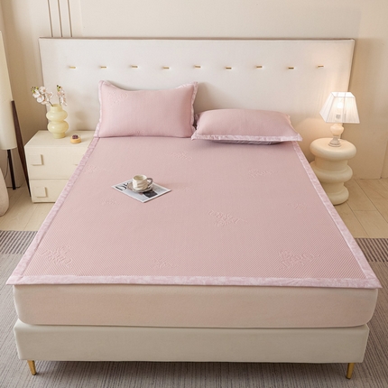 91家纺网 家纺一手货源 找家纺 （总）鑫琪莱 2025新款5D立体雕花凉感豆豆冰丝席凉席席子系列