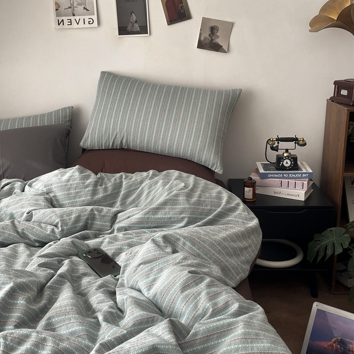 91家纺网 家纺一手货源 找家纺 羋多（原穆琪） 2025新款全棉色织提花人字斜四件套-美拉德系列 美拉德-烟雨青