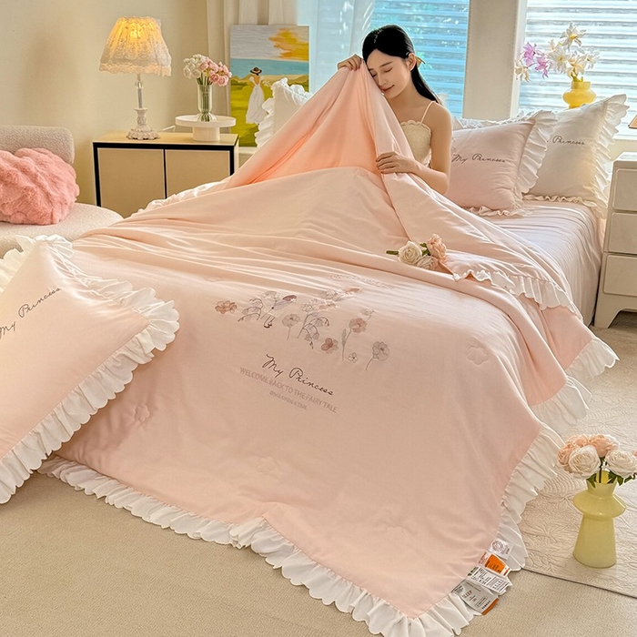 91家纺网 家纺一手货源 找家纺 绒世界 绒世界 2025针织提花绣花小清新夏被四件套 童话-水蜜粉