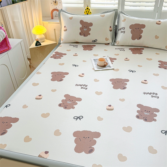 91家纺网 家纺一手货源 找家纺 雯豆2025春夏新款碳光冰丝席三件套A类凉感印花三明治凉席 碳光冰丝席-绑带款-跳跳熊