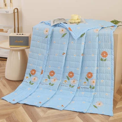 91家纺网 家纺一手货源 找家纺 被多多被业 2025新款亲肤绒多针绗绣工艺夏被空调被 花之恋