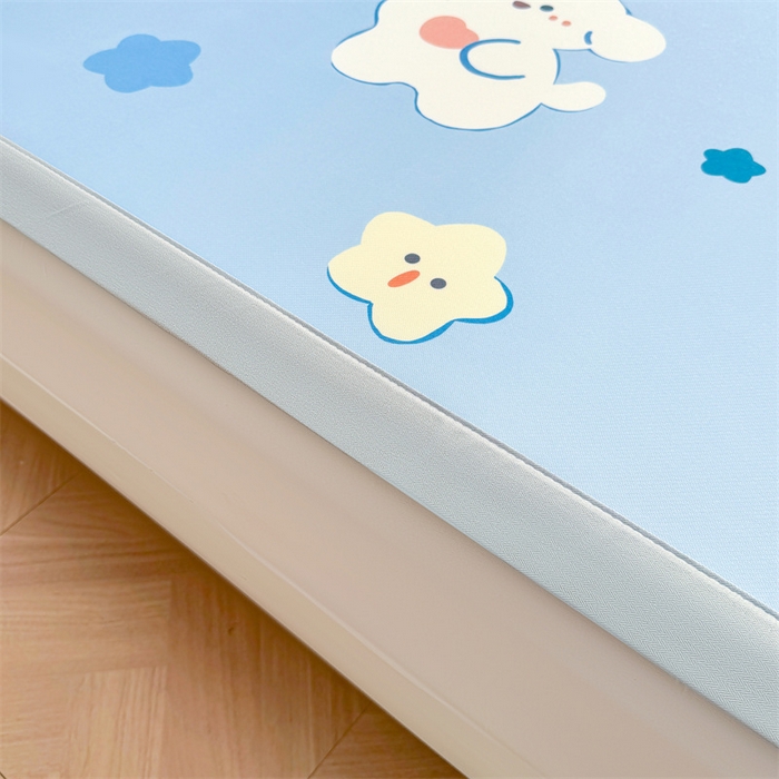 91家纺网 家纺一手货源 找家纺 雯豆2025春夏新款碳光冰丝席三件套A类凉感印花三明治凉席 碳光冰丝席-绑带款-星星狗-1