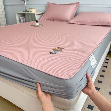 91家纺网 家纺一手货源 找家纺 卡初家居  2025新款A类豆豆凉感席席子凉席-多比来了 多比来了-粉玉(床笠）