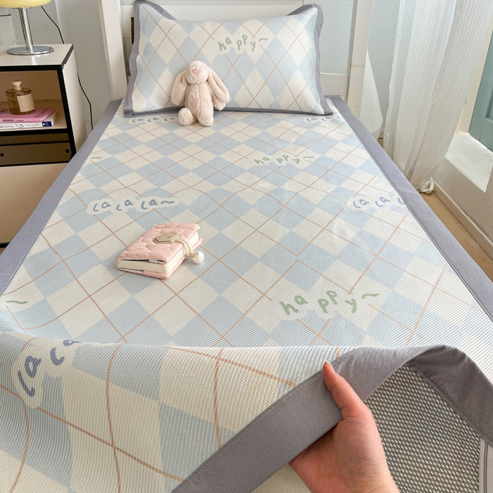 91家纺网 家纺一手货源 找家纺 川悦生活2025新款小清新冰藤席学生款 方阔天气