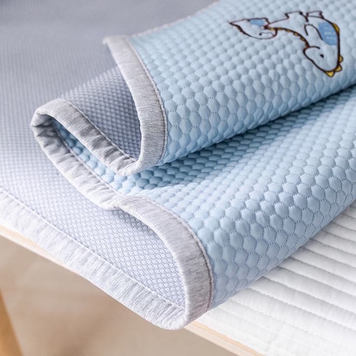 91家纺网 家纺一手货源 找家纺 丹兰 2025新款可定做婴童凉席凉豆豆冰丝席竹席儿童藤席幼儿园午睡席子 凉豆恐龙-蓝