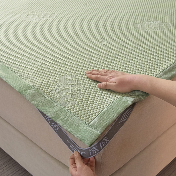 91家纺网 家纺一手货源 找家纺 鑫琪莱 2025新款5D立体雕花凉感豆豆冰丝席凉席席子系列 床席款-迷你-果绿