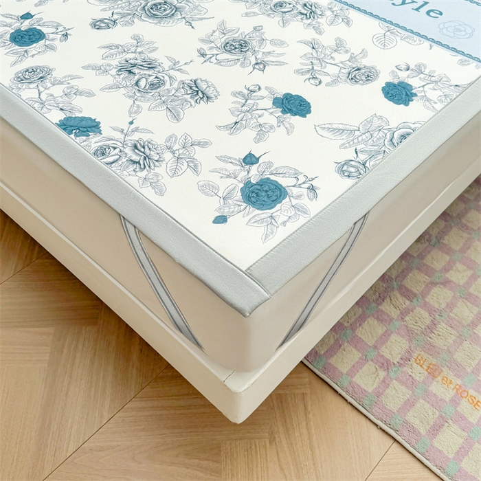 91家纺网 家纺一手货源 找家纺 雯豆2025春夏新款碳光冰丝席三件套A类凉感印花三明治凉席 碳光冰丝席-绑带款-诗韵-1