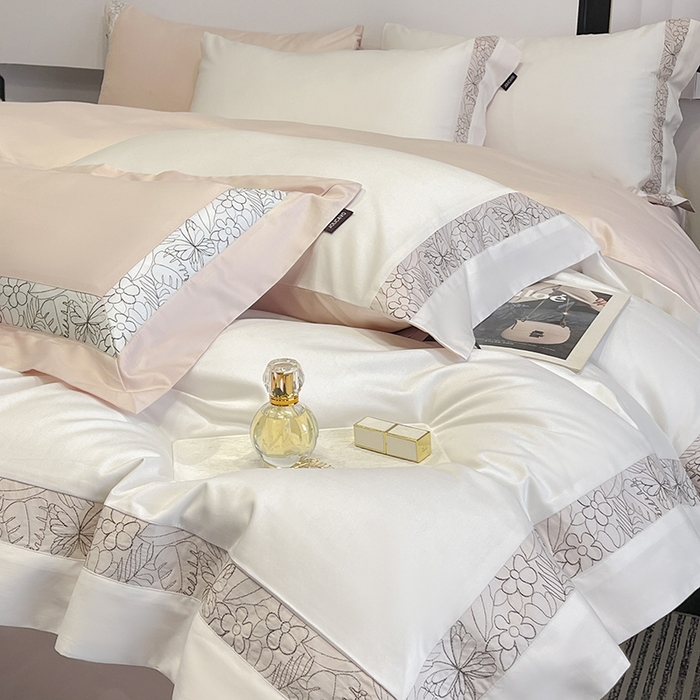 91家纺网 家纺一手货源 找家纺 2025新款A类长绒棉夹棉床盖床笠四件套全棉纯棉纯色绗绣四季款保护罩高级感纯色床上用品 诺兰-白粉