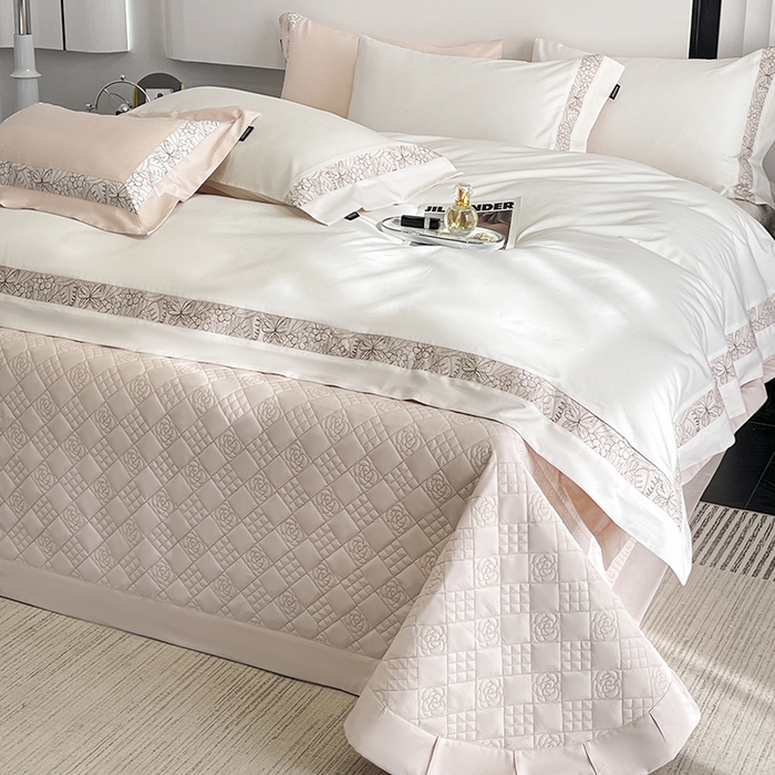 91家纺网 家纺一手货源 找家纺 2025新款A类100支长绒棉夹棉床盖床笠四件套全棉纯棉床单加厚高端重工刺绣四季款床上用品 诺兰-白粉