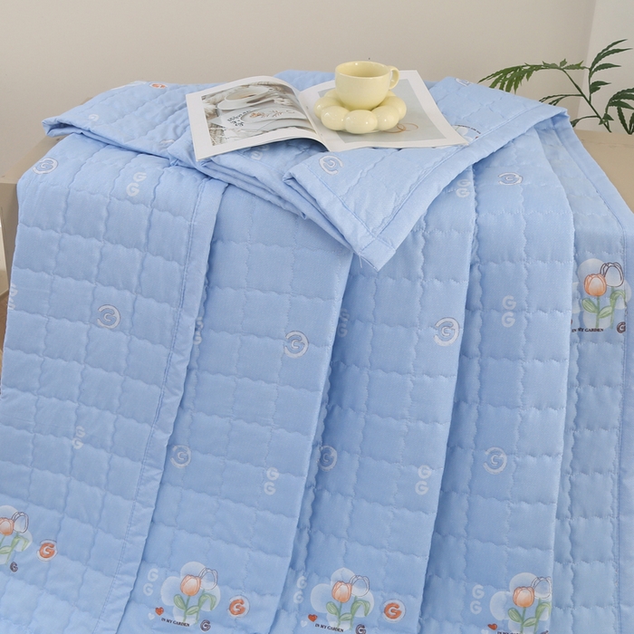 91家纺网 家纺一手货源 找家纺 被多多被业 2025新款亲肤绒多针绗绣工艺夏被空调被 缘梦花艺