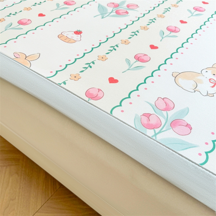 91家纺网 家纺一手货源 找家纺 雯豆2025春夏新款碳光冰丝席三件套A类凉感印花三明治凉席 碳光冰丝席-绑带款-浪漫花丛