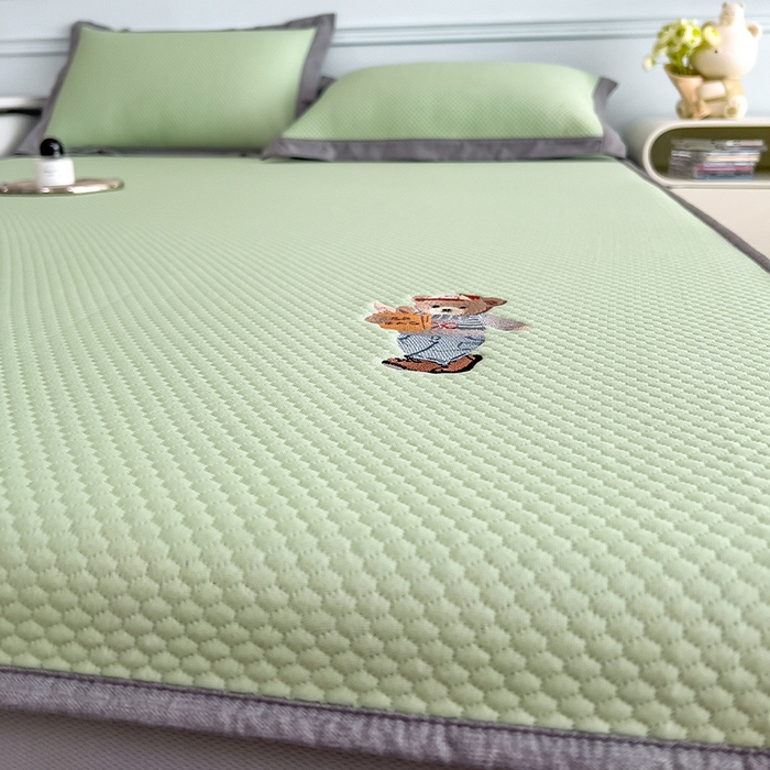 91家纺网 家纺一手货源 找家纺 卡初家居  2025新款A类豆豆凉感席席子凉席-多比来了 多比来了-千草绿(床笠）