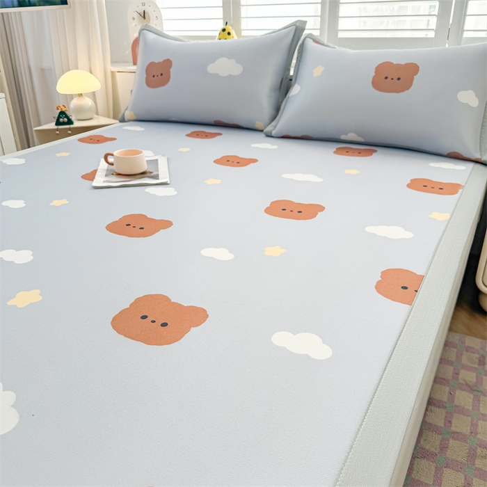 91家纺网 家纺一手货源 找家纺 雯豆2025春夏新款碳光冰丝席三件套A类凉感印花三明治凉席 碳光冰丝席-绑带款-布丁小昔-1