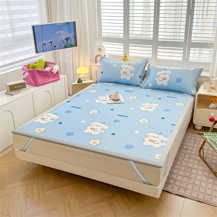 91家纺网 家纺一手货源 找家纺 雯豆2025春夏新款碳光冰丝席三件套A类凉感印花三明治凉席 碳光冰丝席-绑带款-星星狗-1