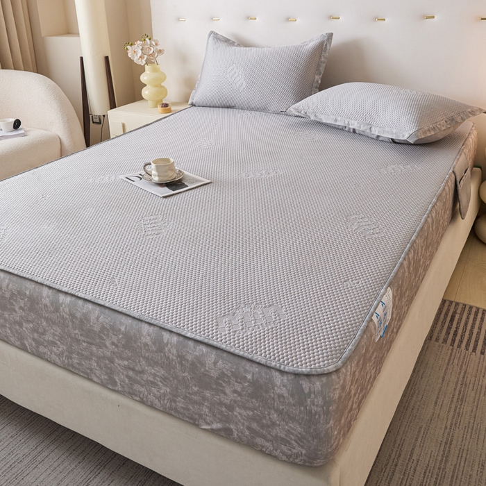 91家纺网 家纺一手货源 找家纺 鑫琪莱 2025新款5D立体雕花凉感豆豆冰丝席凉席席子系列 床笠款-迷你-雅灰