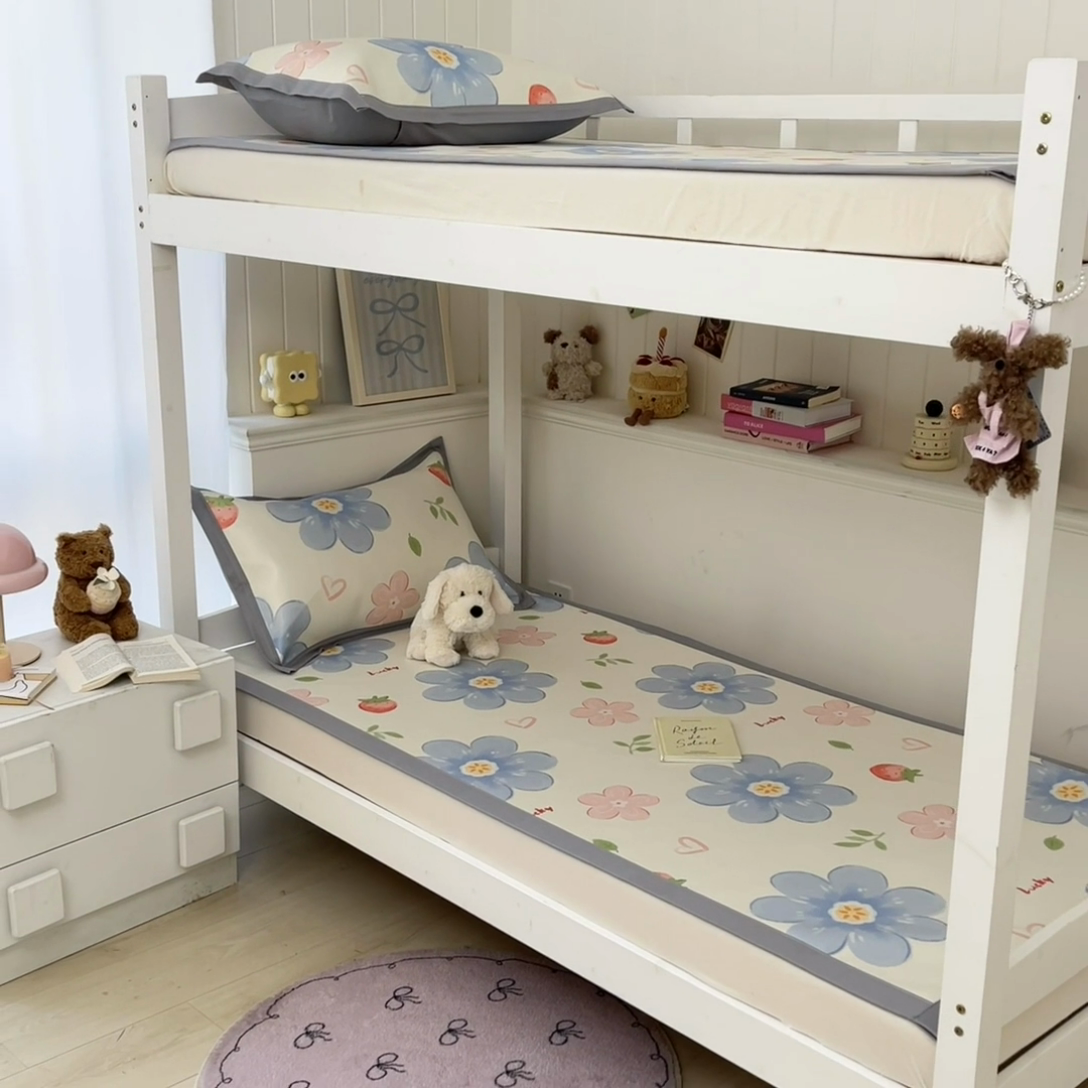 91家纺网 家纺一手货源 找家纺 川悦生活2025新款600D立体宽边印花冰丝席学生床 blue奶花-米白