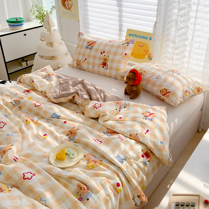 91家纺网 家纺一手货源 找家纺 弗苓家纺 2025新款A类皱皱纱印花夏被 卡皮巴拉