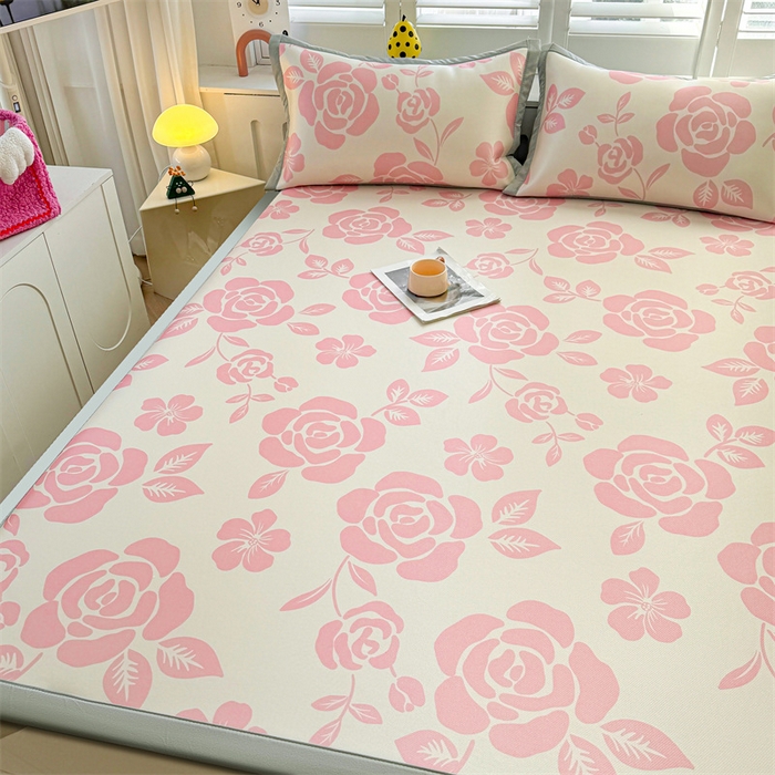 91家纺网 家纺一手货源 找家纺 雯豆2025春夏新款碳光冰丝席三件套A类凉感印花三明治凉席 碳光冰丝席-绑带款-温语-1