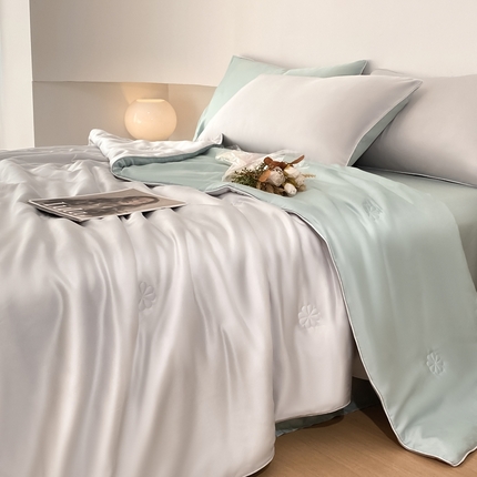 91家纺网 家纺一手货源 找家纺 （总）无界2025新款B类水洗真丝双拼夏被-森蝶