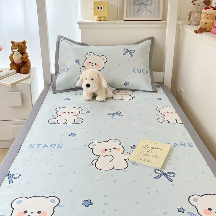 91家纺网 家纺一手货源 找家纺 川悦生活2025新款600D立体宽边印花冰丝席学生床 冰星小熊