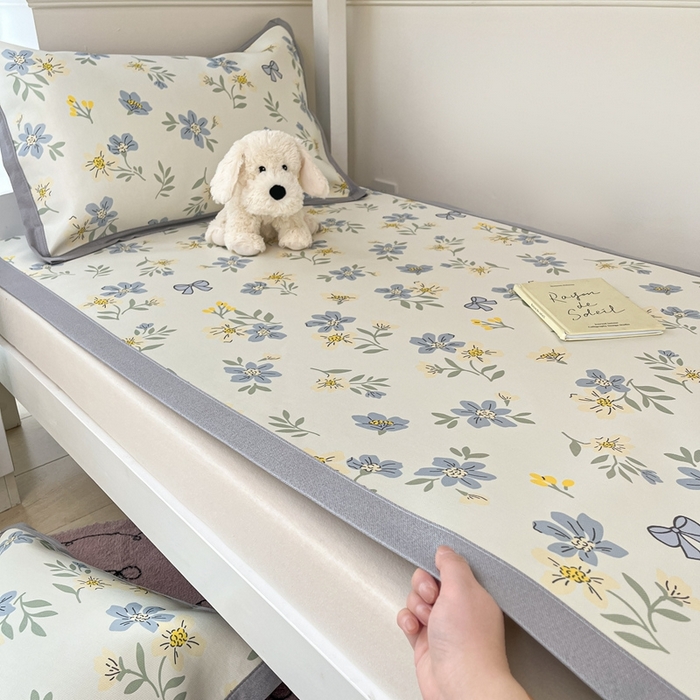 91家纺网 家纺一手货源 找家纺 川悦生活2025新款600D立体宽边印花冰丝席学生床 花月青啬