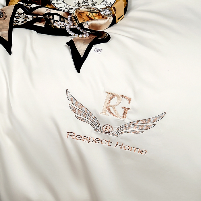 91家纺网 家纺一手货源 找家纺 2025新款120S60支双股贡缎长绒棉刺绣花四件套纯棉全棉100%棉轻奢时尚 圣玛丽亚-奶油白