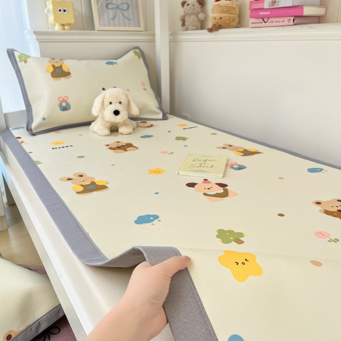 91家纺网 家纺一手货源 找家纺 川悦生活2025新款600D立体宽边印花冰丝席学生床 咔吉