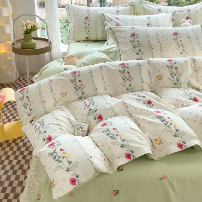 91家纺网 家纺一手货源 找家纺 铭博家纺 2025新款直播热款全棉吊边一字绣工艺款13070印花全棉单床单 淡雅花资