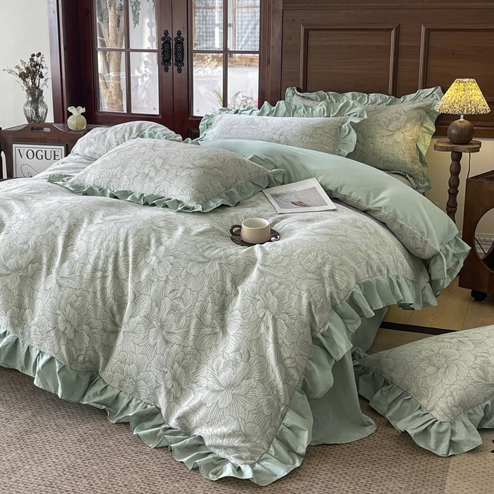 91家纺网 家纺一手货源 找家纺 锦格家纺 2025年春夏新款A类全棉纯棉色织三层纱提花四件套 漫香花羽-绿