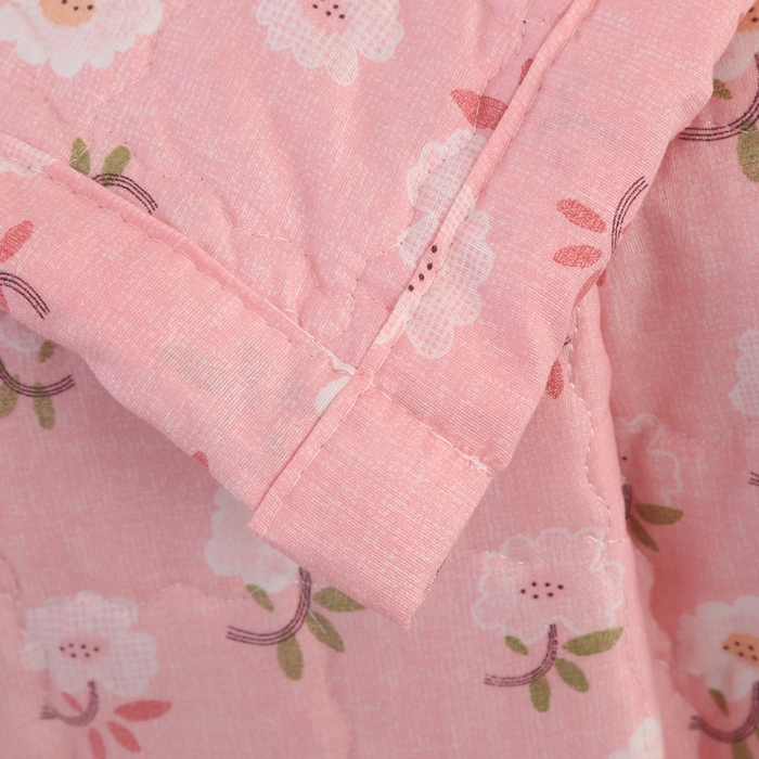 91家纺网 家纺一手货源 找家纺 被多多被业 2025新款亲肤绒多针绗绣工艺夏被空调被 樱花恋记