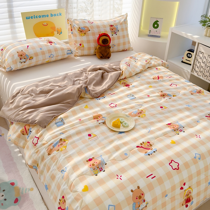 91家纺网 家纺一手货源 找家纺 弗苓家纺 2025新款A类皱皱纱印花夏被 卡皮巴拉