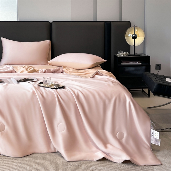 91家纺网 家纺一手货源 找家纺 雯豆天丝夏被纯色拼色A类莱赛尔凉感被子轻奢夏凉被子四件套 洛神珠-芭比粉+摩咖色