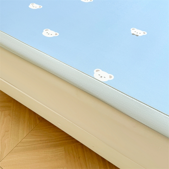 91家纺网 家纺一手货源 找家纺 雯豆2025春夏新款碳光冰丝席三件套A类凉感印花三明治凉席 碳光冰丝席-绑带款-可爱点点