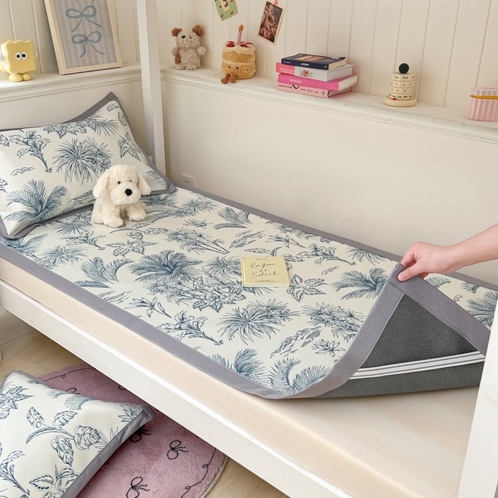 91家纺网 家纺一手货源 找家纺 川悦生活2025新款600D立体宽边印花冰丝席学生床 森林丛野-蓝