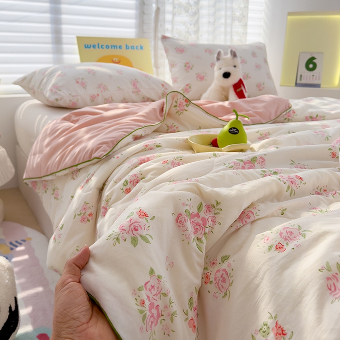 91家纺网 家纺一手货源 找家纺 弗苓家纺 2025新款A类皱皱纱印花夏被 粉茸花