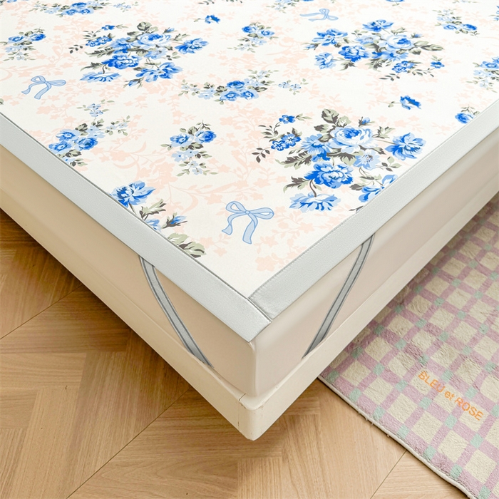 91家纺网 家纺一手货源 找家纺 雯豆2025春夏新款碳光冰丝席三件套A类凉感印花三明治凉席 碳光冰丝席-绑带款-芳华如梦