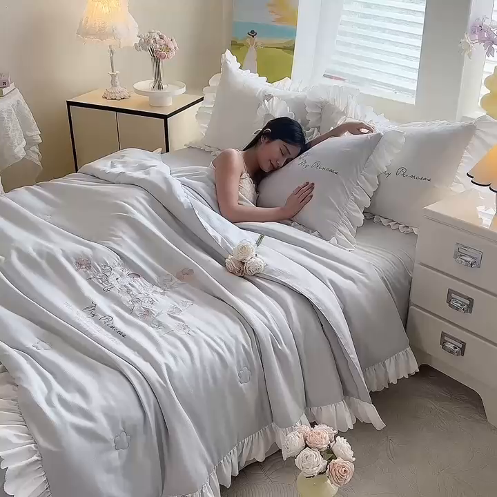 91家纺网 家纺一手货源 找家纺 绒世界 绒世界 2025针织提花绣花小清新夏被四件套 童话-星灰