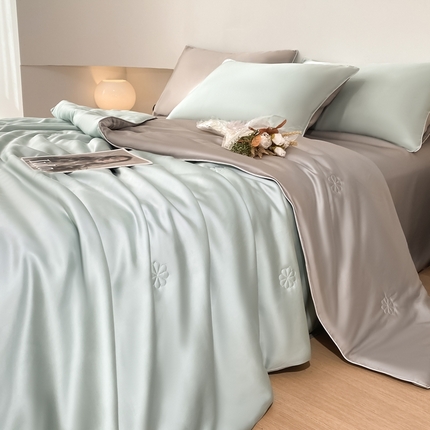 91家纺网 家纺一手货源 找家纺 （总）无界2025新款B类水洗真丝双拼夏被-森蝶