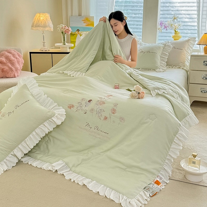 91家纺网 家纺一手货源 找家纺 绒世界 绒世界 2025针织提花绣花小清新夏被四件套 童话-薄荷绿