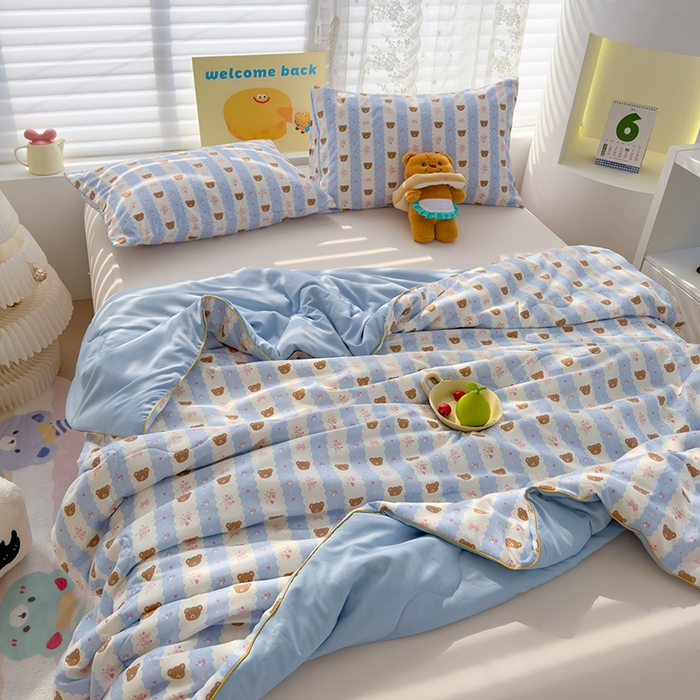 91家纺网 家纺一手货源 找家纺 弗苓家纺 2025新款A类皱皱纱印花夏被 泰迪熊