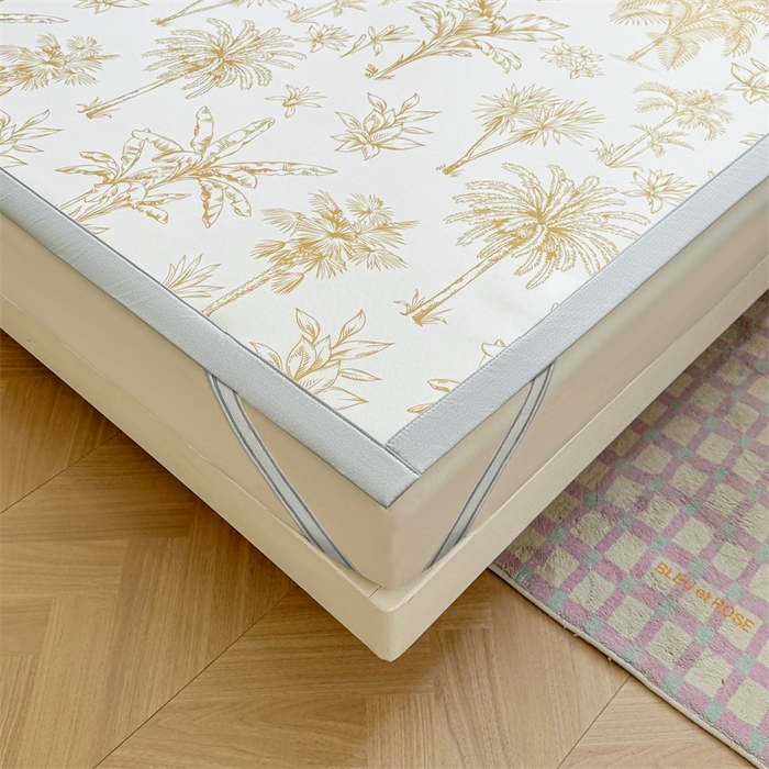 91家纺网 家纺一手货源 找家纺 雯豆2025春夏新款碳光冰丝席三件套A类凉感印花三明治凉席 碳光冰丝席-绑带款-千枝叶-1