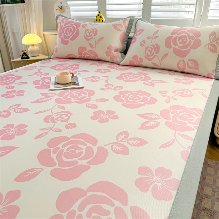 91家纺网 家纺一手货源 找家纺 雯豆2025春夏新款碳光冰丝席三件套A类凉感印花三明治凉席 碳光冰丝席-绑带款-温语-1