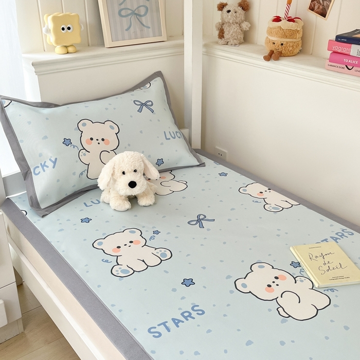 91家纺网 家纺一手货源 找家纺 川悦生活2025新款600D立体宽边印花冰丝席学生床 冰星小熊