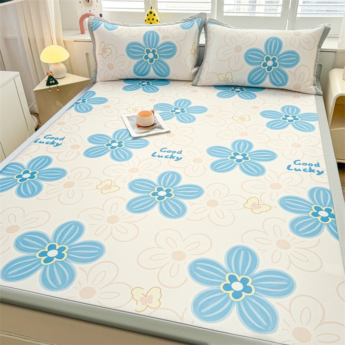 91家纺网 家纺一手货源 找家纺 雯豆2025春夏新款碳光冰丝席三件套A类凉感印花三明治凉席 碳光冰丝席-绑带款-艾夏