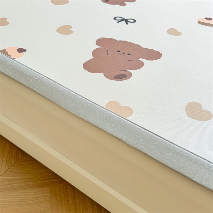 91家纺网 家纺一手货源 找家纺 雯豆2025春夏新款碳光冰丝席三件套A类凉感印花三明治凉席 碳光冰丝席-绑带款-跳跳熊