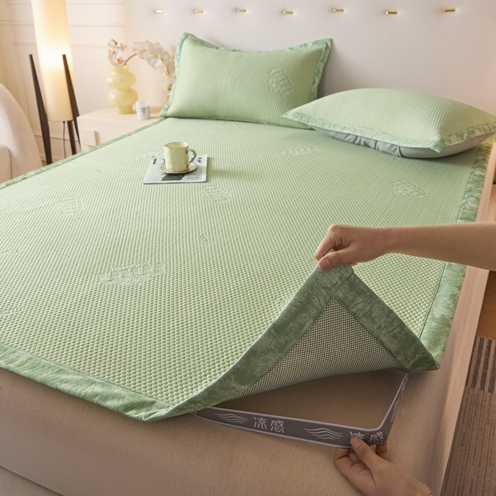 91家纺网 家纺一手货源 找家纺 鑫琪莱 2025新款5D立体雕花凉感豆豆冰丝席凉席席子系列 床席款-迷你-果绿