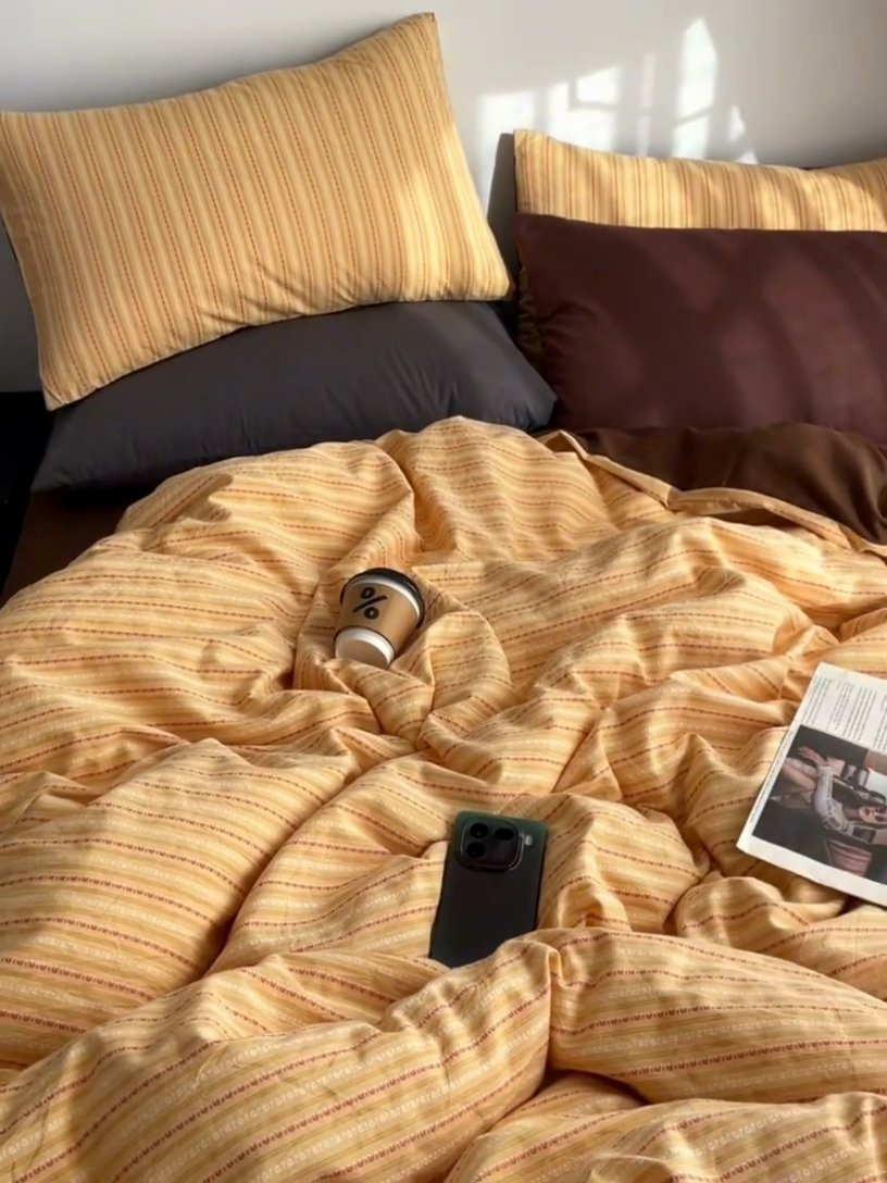 91家纺网 家纺一手货源 找家纺 羋多（原穆琪） 2025新款全棉色织提花人字斜四件套-美拉德系列 美拉德-落日黄