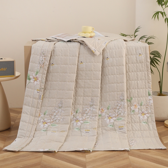 91家纺网 家纺一手货源 找家纺 被多多被业 2025新款亲肤绒多针绗绣工艺夏被空调被 栀子花信