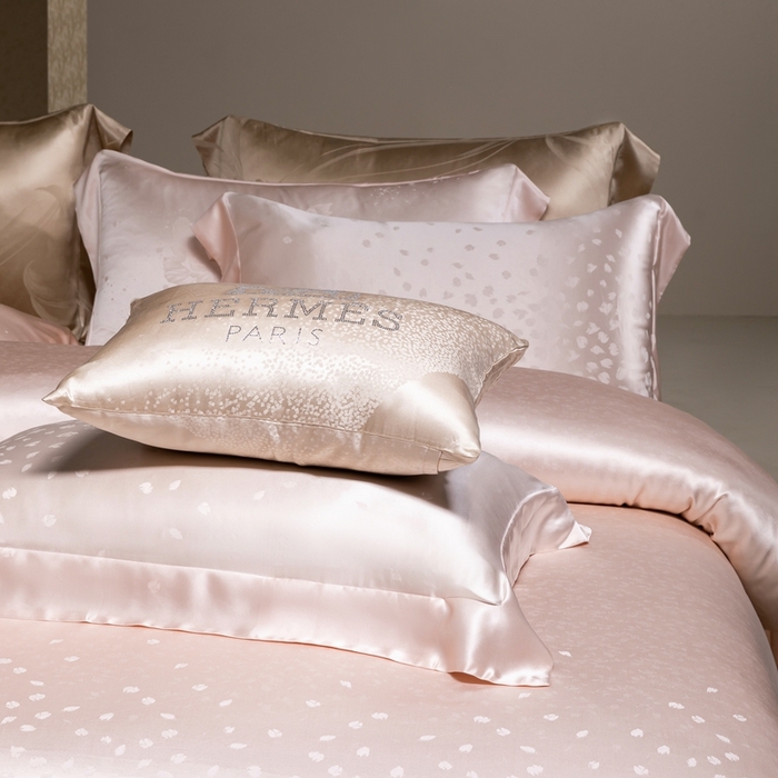 91家纺网 家纺一手货源 找家纺 晋瑞 红顶鹅绒馆 2025真丝天丝大提花四件套 梦幻瞬间