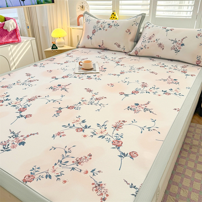 91家纺网 家纺一手货源 找家纺 雯豆2025春夏新款碳光冰丝席三件套A类凉感印花三明治凉席 碳光冰丝席-绑带款-闻香玫瑰